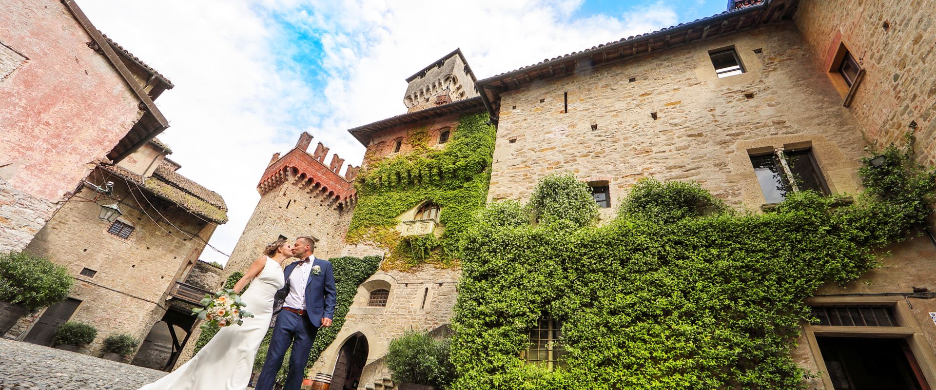 Romantická svatba ve dvou Itálie-Piemonte-Liguria-Toskánsko Svatba v toskánských vinicích a olivových hájích