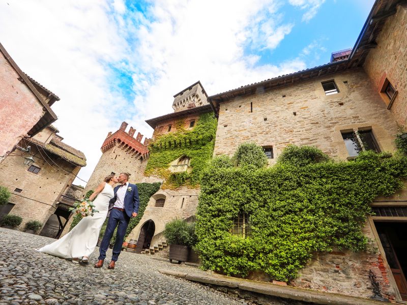 Romantická svatba ve dvou Itálie-Piemonte-Liguria-Toskánsko Svatba v toskánských vinicích a olivových hájích